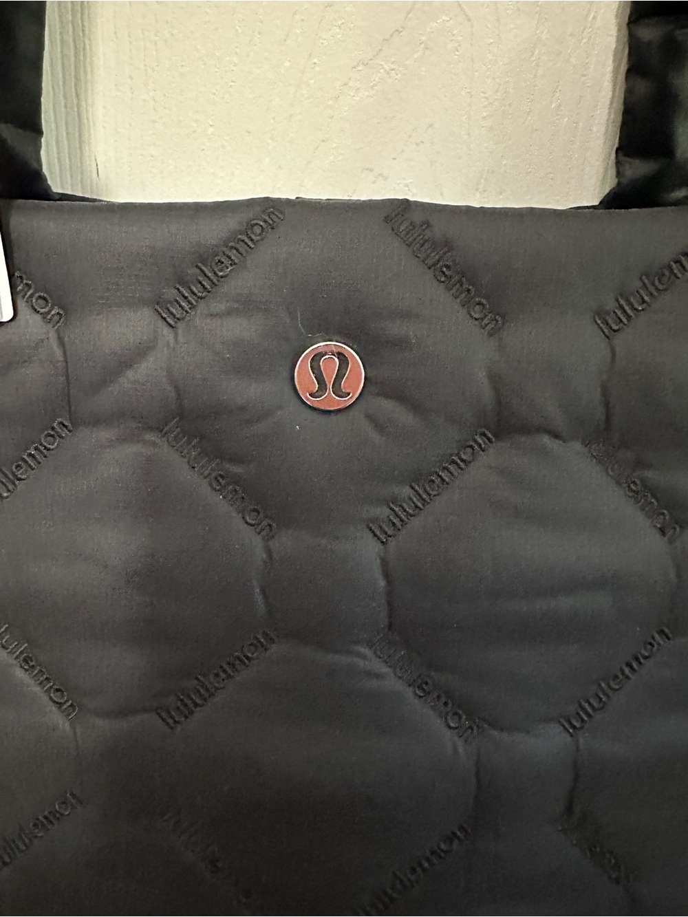 Lululemon Quilty Pleasures Tote Bag Medium 12L - Black NWT RARE! - Picture 5 of 12